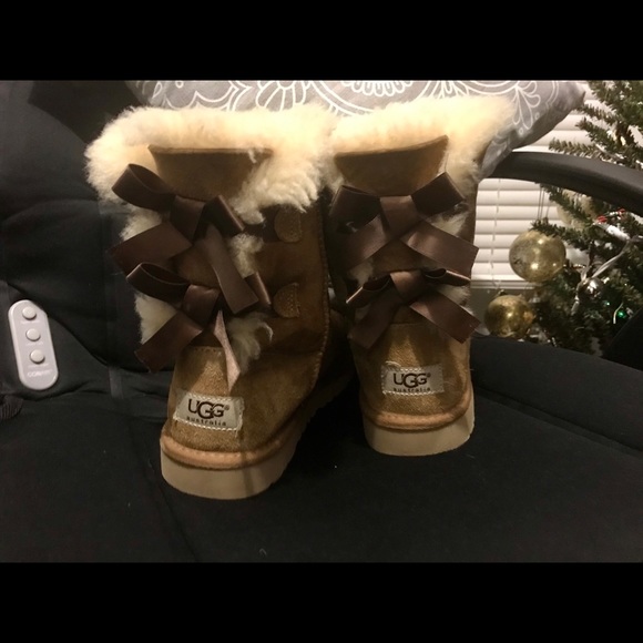 Shoes - Picture 2 of 5